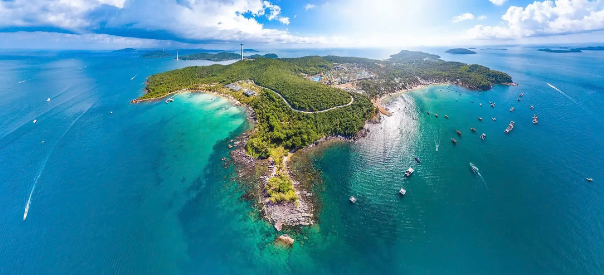 Tạp chí du lịch hàng đầu châu Á – DestinAsian vừa công bố danh sách những cái tên giành chiến thắng tại giải thưởng Reader's Choice Awards lần thứ 18 (giải thưởng do độc giả bình chọn). Ảnh Internet