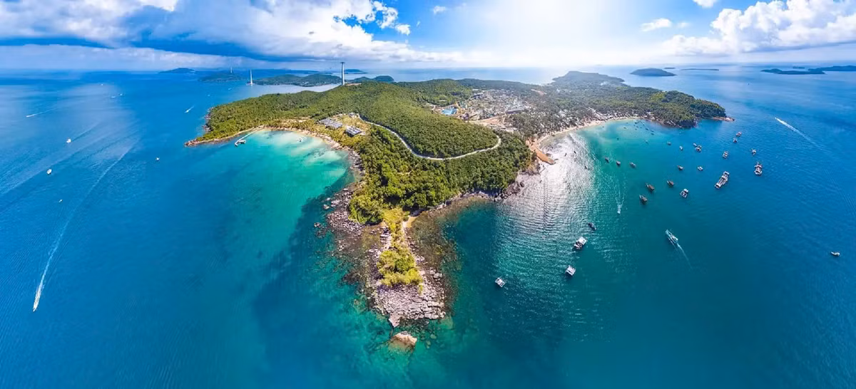 Tạp chí du lịch hàng đầu châu Á – DestinAsian vừa công bố danh sách những cái tên giành chiến thắng tại giải thưởng Reader's Choice Awards lần thứ 18 (giải thưởng do độc giả bình chọn). Ảnh Internet