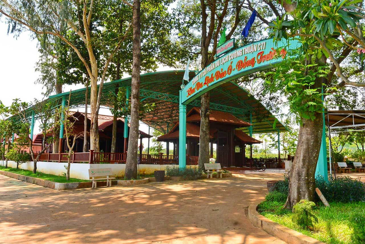 Khu du lịch đảo Ó - Đồng Trường cách trung tâm TP Biên Hòa khoảng 40 km và cách TPHCM khoảng 80km nên từ lâu nơi này trở thành điểm đến lý tưởng của các nhóm du khách vào dịp cuối tuần hoặc kỳ nghỉ ngắn. Ảnh Internet