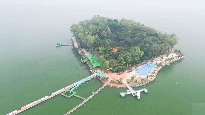 Trị An là hồ nước nhân tạo nằm trên sông Đồng Nai, thuộc các huyện Vĩnh Cửu, Định Quán, Thống Nhất và Trảng Bom (Đồng Nai) với diện tích hơn 32.000ha.