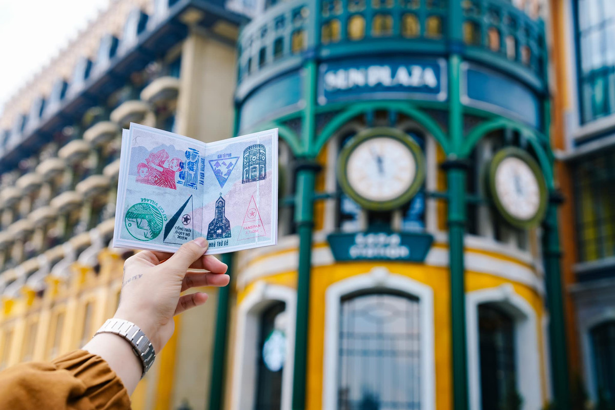 Đến SaPa du khách không chỉ săn mây, chụp ảnh mà còn có thể thu thập những dấu mộc kỷ niệm độc đáo tại các địa danh biểu tượng như: Đỉnh Fansipan, bản Cát Cát, thung lũng Mường Hoa, nhà thờ Đá, đèo Ô Quy Hồ, bản Tả Van... Ảnh Win đi