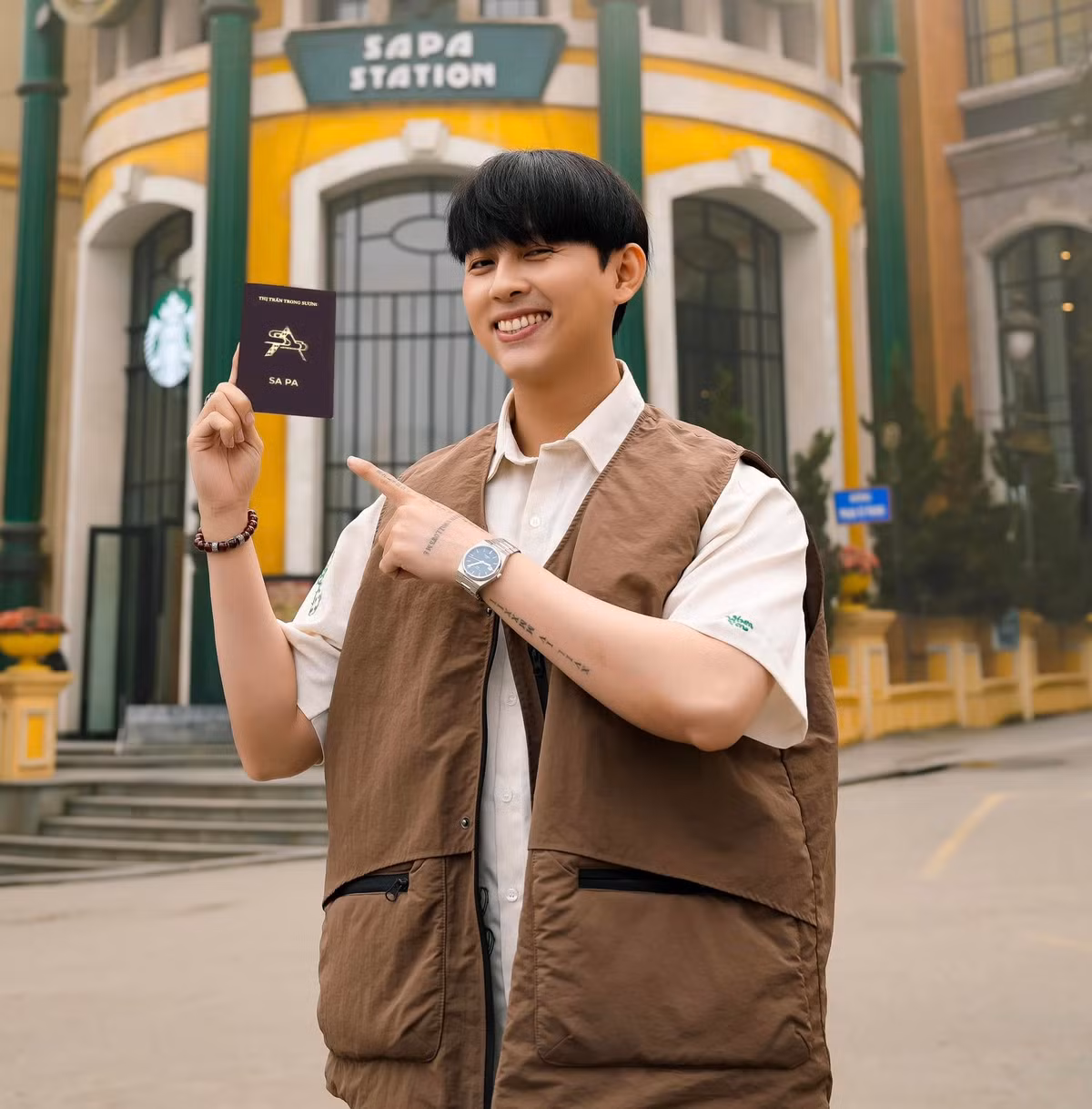 Sa Pa không chỉ nổi tiếng với biểu tượng "thành phố trong sương", những cảnh quan hùng vĩ và bản sắc văn hóa dân tộc, mà nay còn trở thành một hành trình khám phá tương tác qua cuốn hộ chiếu du lịch. Ảnh Win đi