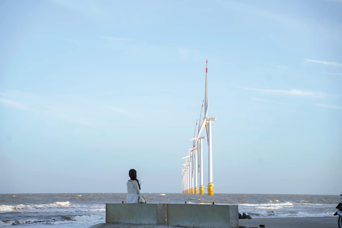 Cách TP. Tân An (Long An) hơn 120km, biển Ba Động (thị xã Duyên Hải, tỉnh Trà Vinh) “níu chân” du khách gần xa bởi vẻ đẹp hoang sơ, mộc mạc. Ảnh Chuyến đi của Tali