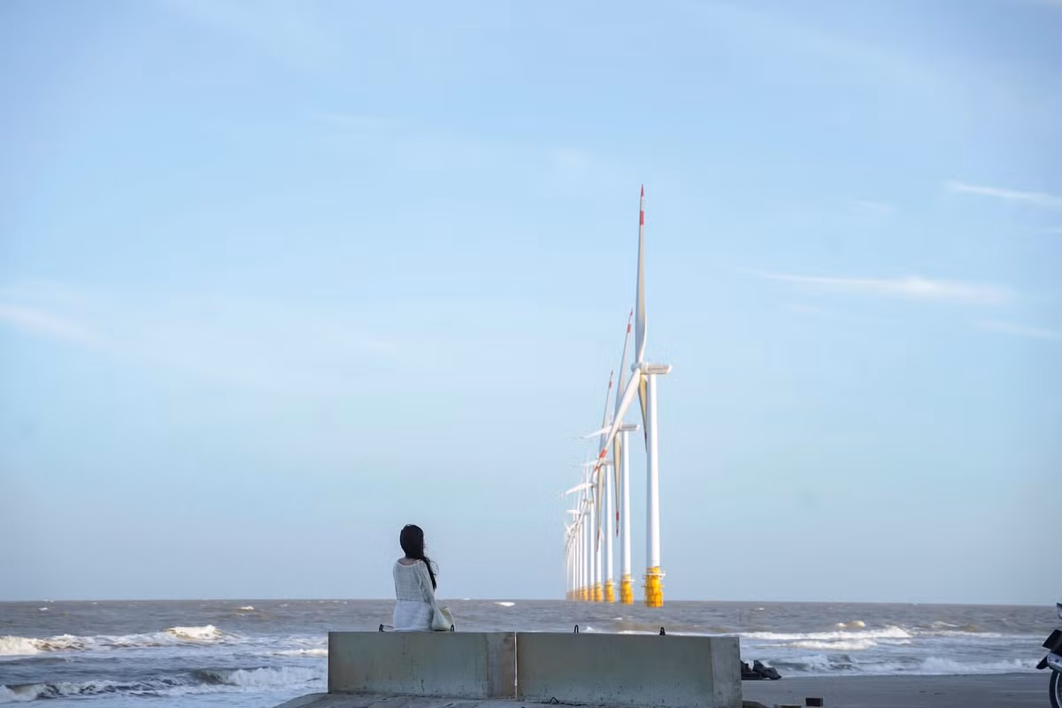 Cách TP. Tân An (Long An) hơn 120km, biển Ba Động (thị xã Duyên Hải, tỉnh Trà Vinh) “níu chân” du khách gần xa bởi vẻ đẹp hoang sơ, mộc mạc. Ảnh Chuyến đi của Tali