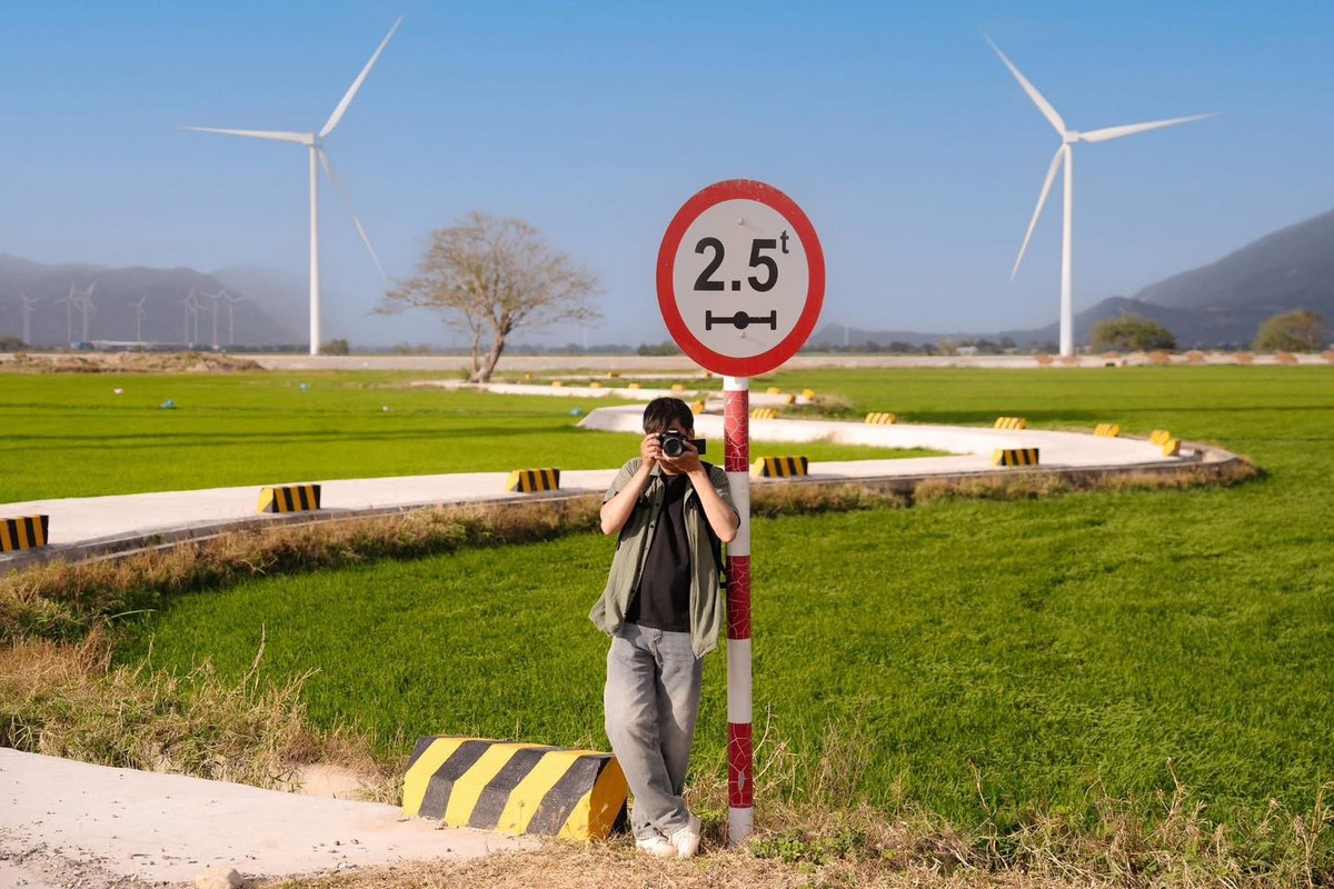 Không cần đi xa, ngay tại quê hương mình cũng có những khung cảnh đẹp đến nao lòng, vừa thơ mộng vừa hùng vĩ. Ảnh Phước Sơn