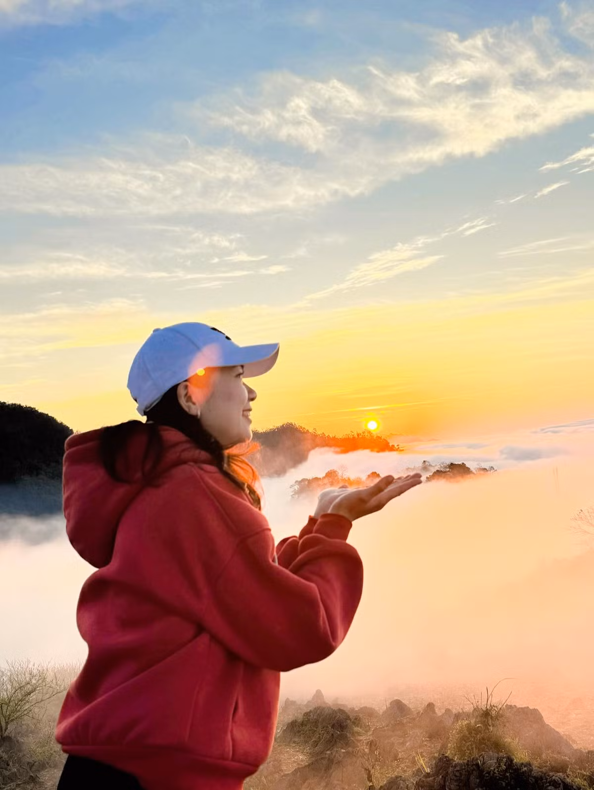 Đỉnh Pa Phách là nơi lý tưởng cho hoạt động săn mây và chụp những bức ảnh view “đỉnh nóc, kịch trần”. Ảnh Fb Ngọc Mai