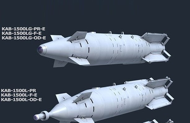 Loại bom KAB-1500 trang bị đầu dò laser có 3 phiên bản: KAB-1500L-OL chuyên phá hầm ngầm và bê tông, xuyên sâu 20m đất hoặc 3m bê tông.