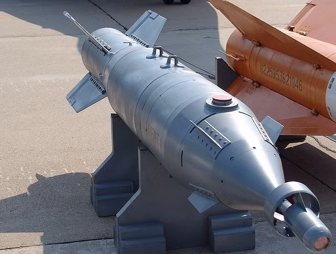 KAB-1500 thường được sử dụng khi tấn công các mục tiêu kiên cố đặc biệt - căn cứ vùng núi, hầm ngầm của trung tâm chỉ huy, các công trình bê tông cốt thép khép kín, kho chứa vũ khí.