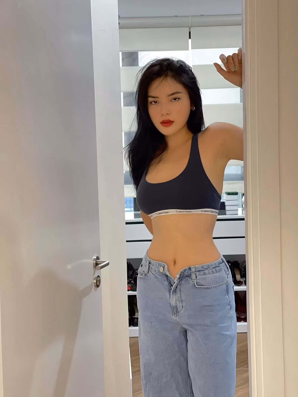 Đặc biệt, nàng hậu ưa chuộng các thiết kế phóng khoáng, cá tính, hiện đại.