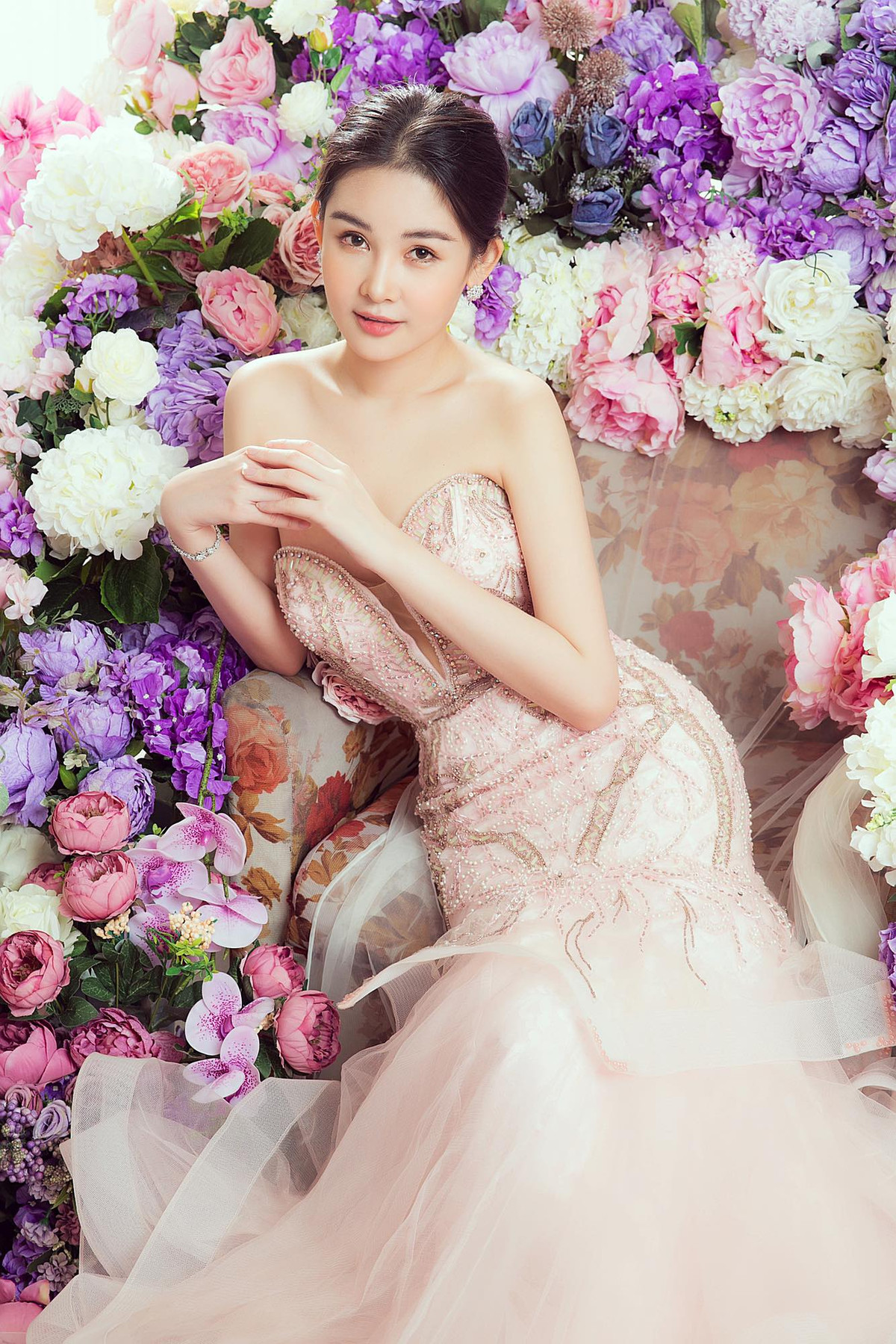 Chia sẻ về bản thân, Ngân Anh cho biết cô bận rộn nhưng hạnh phúc với công việc hiện tại.