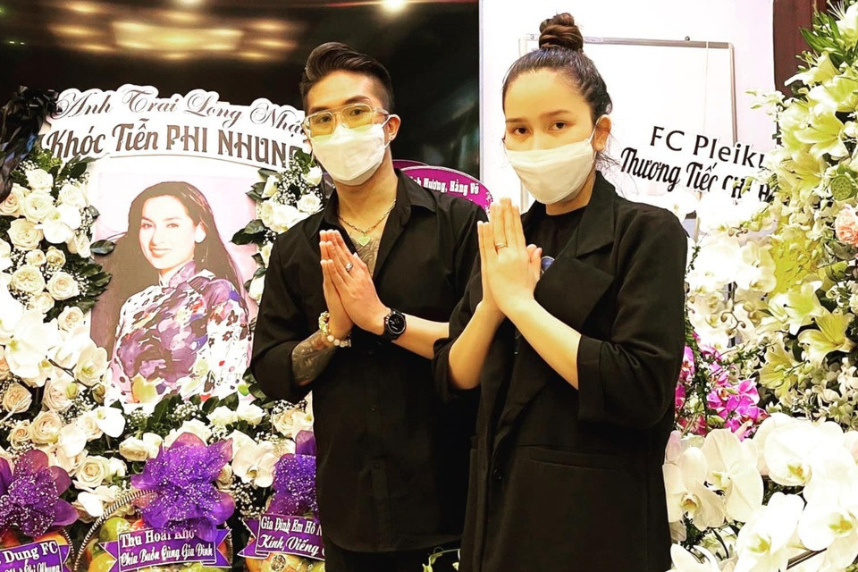 Viet Huong lo thu tuc dua thi hai Phi Nhung ve My