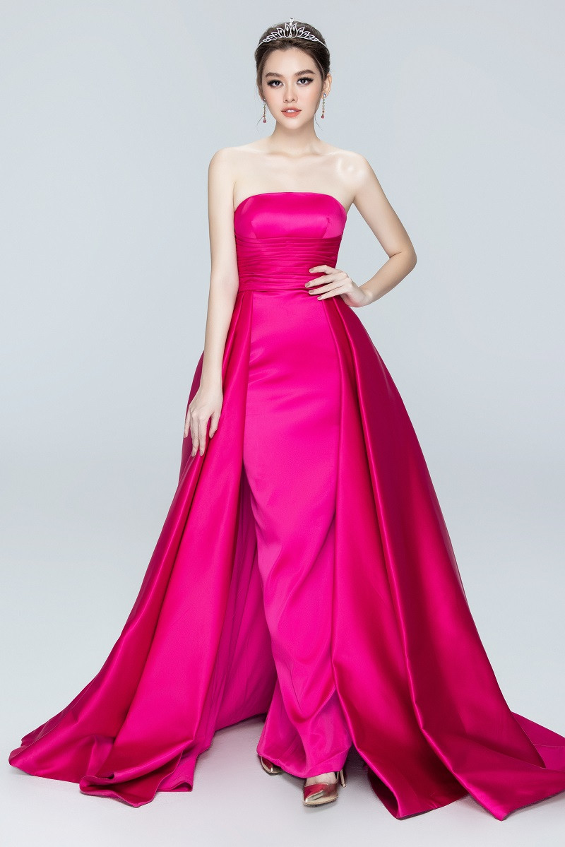 Tường San hiện có cuộc sống bình yên bên chồng đại gia hơn 9 tuổi và cô con gái nhỏ.