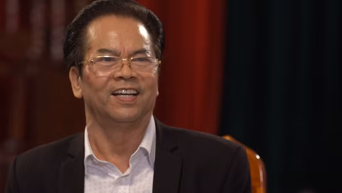 NSND Tran Nhuong bat tinh 20 phut khien doan phim hoang