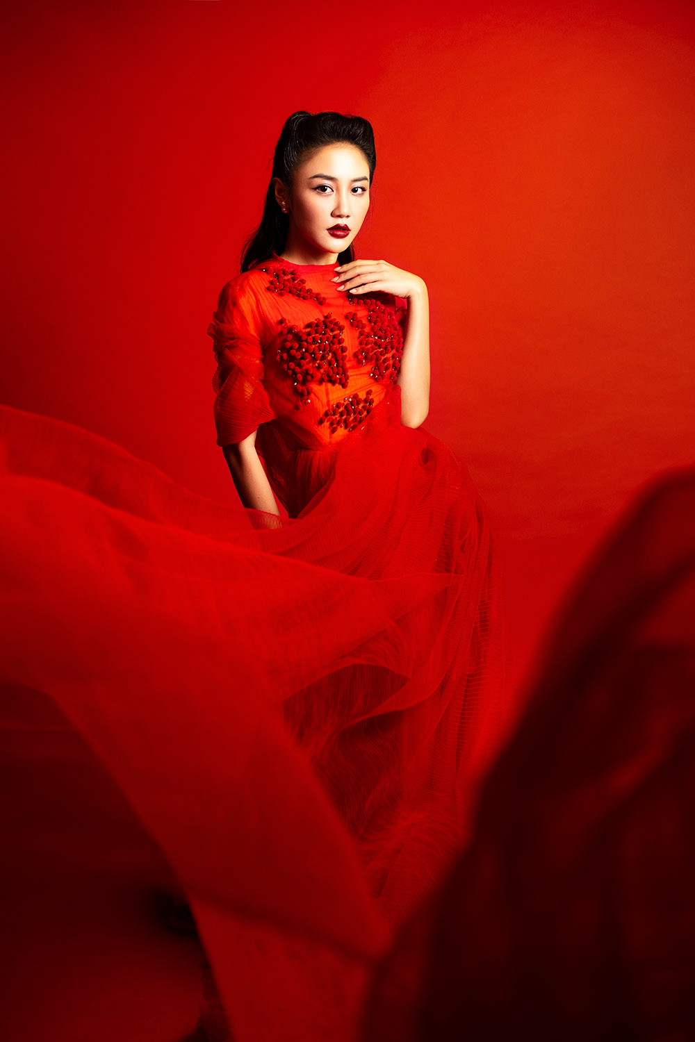 Đồng thời, Văn Mai Hương cũng là một trong số những nghệ sĩ nữ khoá sổ chiến dịch EQUAL năm 2021 do Spotify khởi xướng.