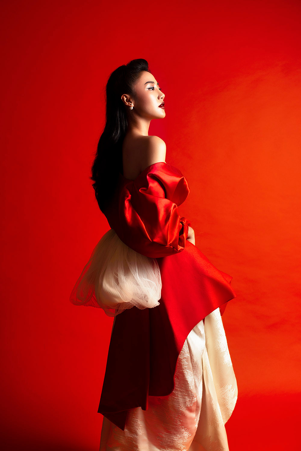 Năm 2021 đánh dấu một năm hoạt động nghệ thuật nhiệt huyết, nhiều dấu ấn của ca sĩ Văn Mai Hương.