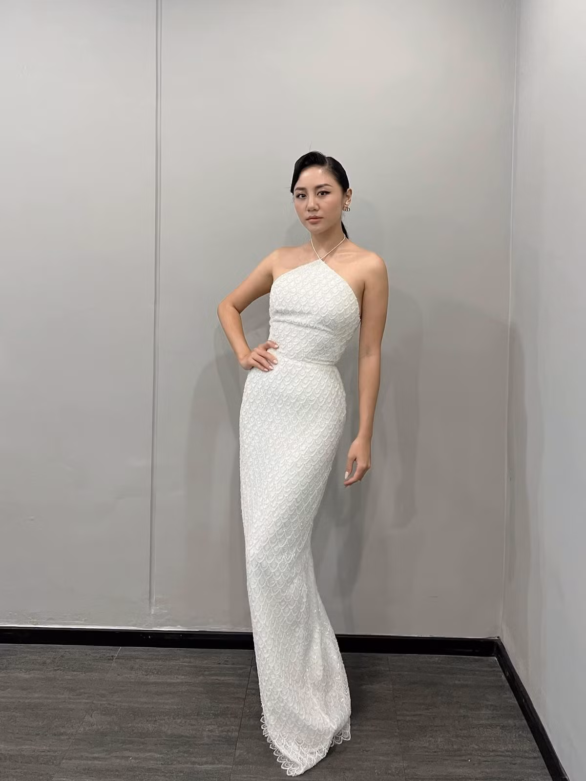 Vào cuối tháng 6 năm nay, Văn Mai Hương được đích thân Universal Music Group mời cover ca khúc “Happier” của Olivia Rodrigo - ngôi sao mới của làng nhạc Âu Mỹ đồng thời cũng là nghệ sĩ độc quyền của Universal Music Group (cùng với Lady Gaga, Taylor Swift, Selena Gomez, Lorde...).