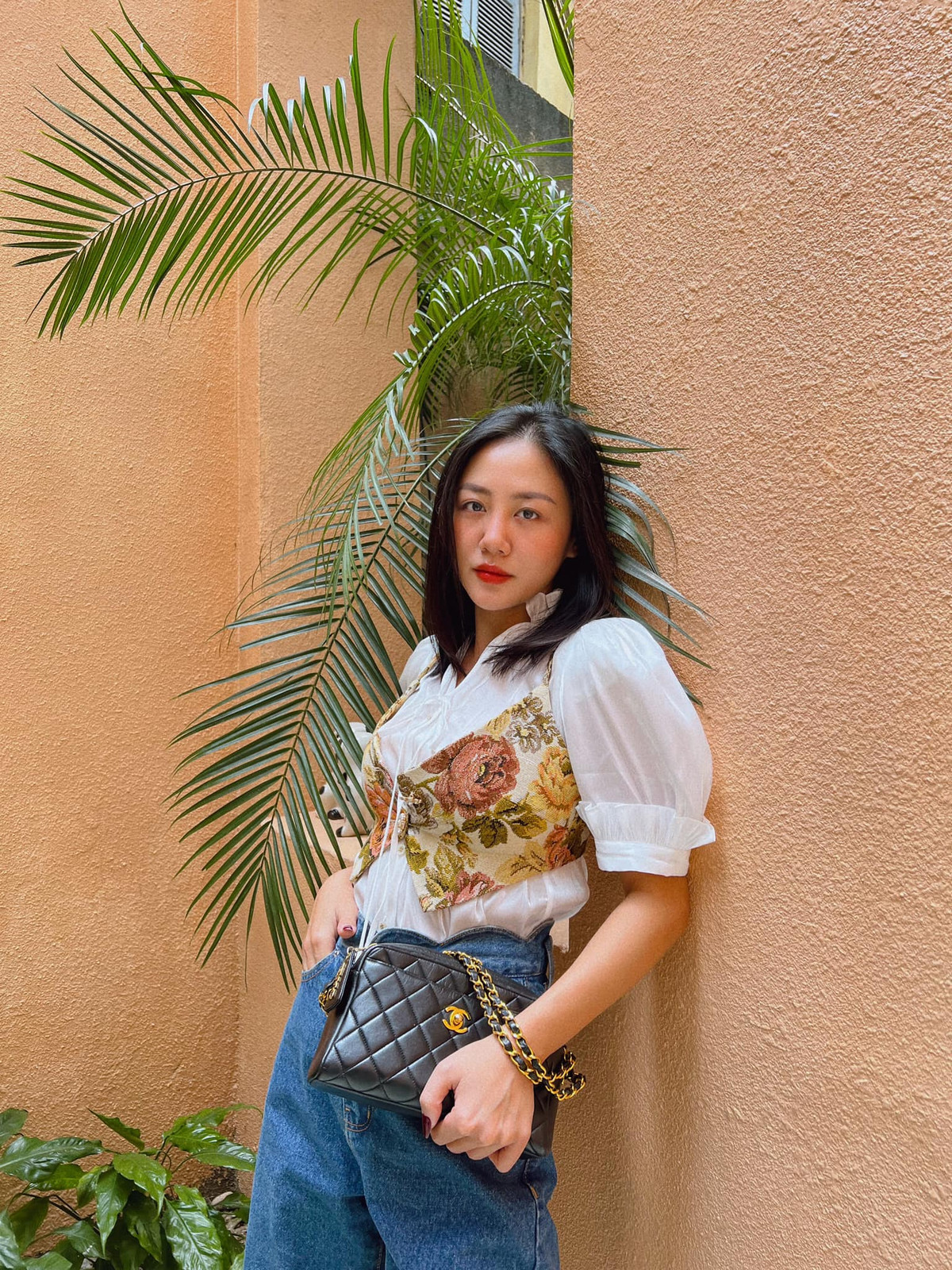 Mới đây nhất, sản phẩm của Văn Mai Hương tiếp tục vượt nhiều đề cử đến từ Philippines, Đài Loan, Singapore, Ấn Độ… để thắng giải “Best Music Video” tại “Giải thưởng truyền hình châu Á - Asian Television Awards” lần thứ 26.