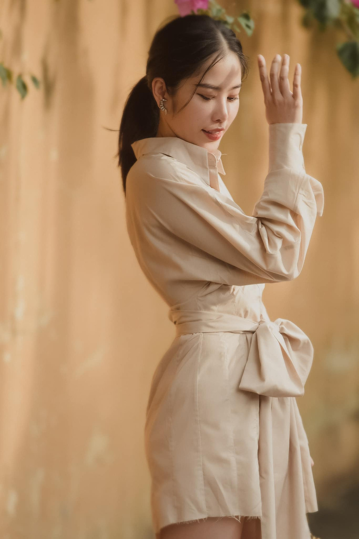 Cuộc tình của Nam Em và diễn viên Lãnh Thanh cũng từng gây xôn xao.