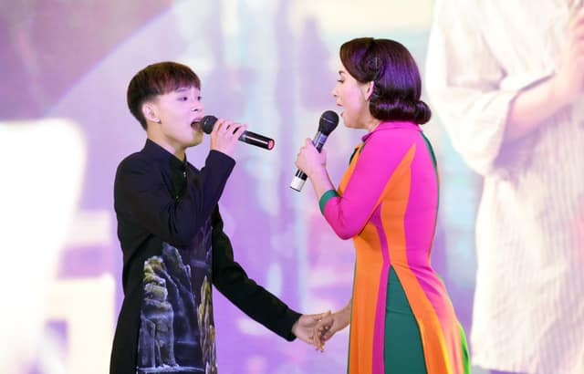 Bau show hai ngoai tiet lo soc ve cat-se cua Ho Van Cuong-Hinh-3