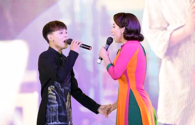 Bau show hai ngoai tiet lo soc ve cat-se cua Ho Van Cuong-Hinh-3