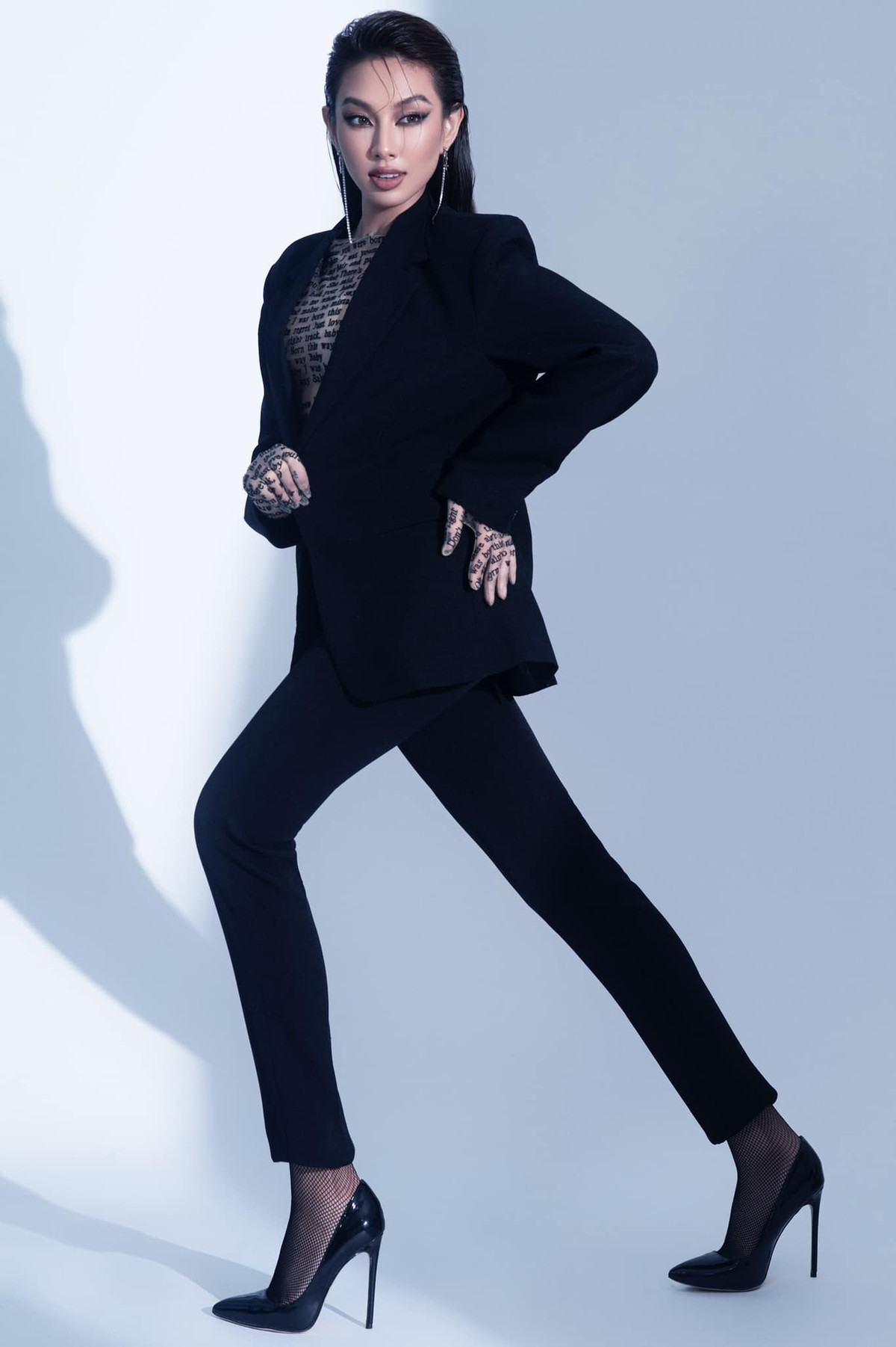 Sau 3 năm, cô quyết định trở lại đường đua nhan sắc cũng như xây dựng cho mình phong cách trưởng thành, quyến rũ và khoẻ khoắn.