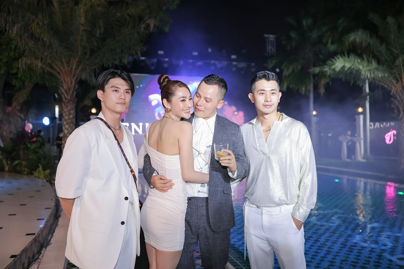 Cặp đôi Lâm Vinh Hải - Linh Chi tham gia buổi tiệc.