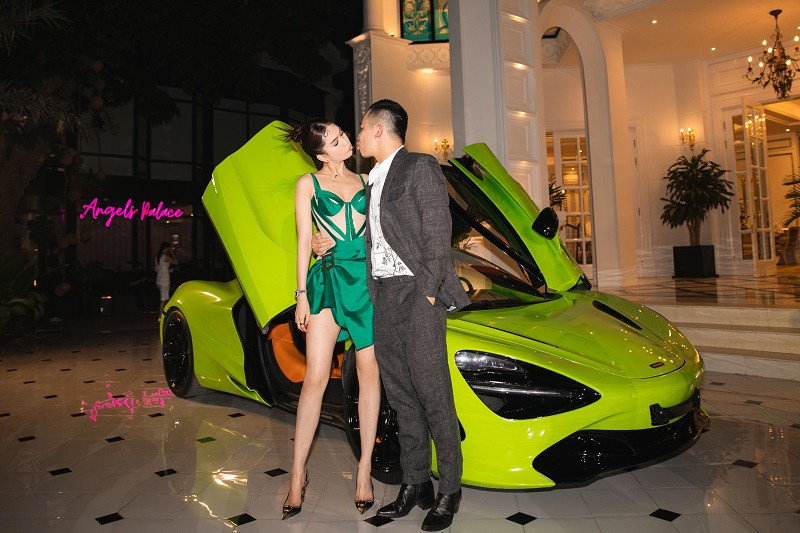 Tối 11/12, Vũ Khắc Tiệp đã tổ chức tiệc sinh nhật bên bạn bè thân thiết ngay tại lâu đài Venus’Secret.