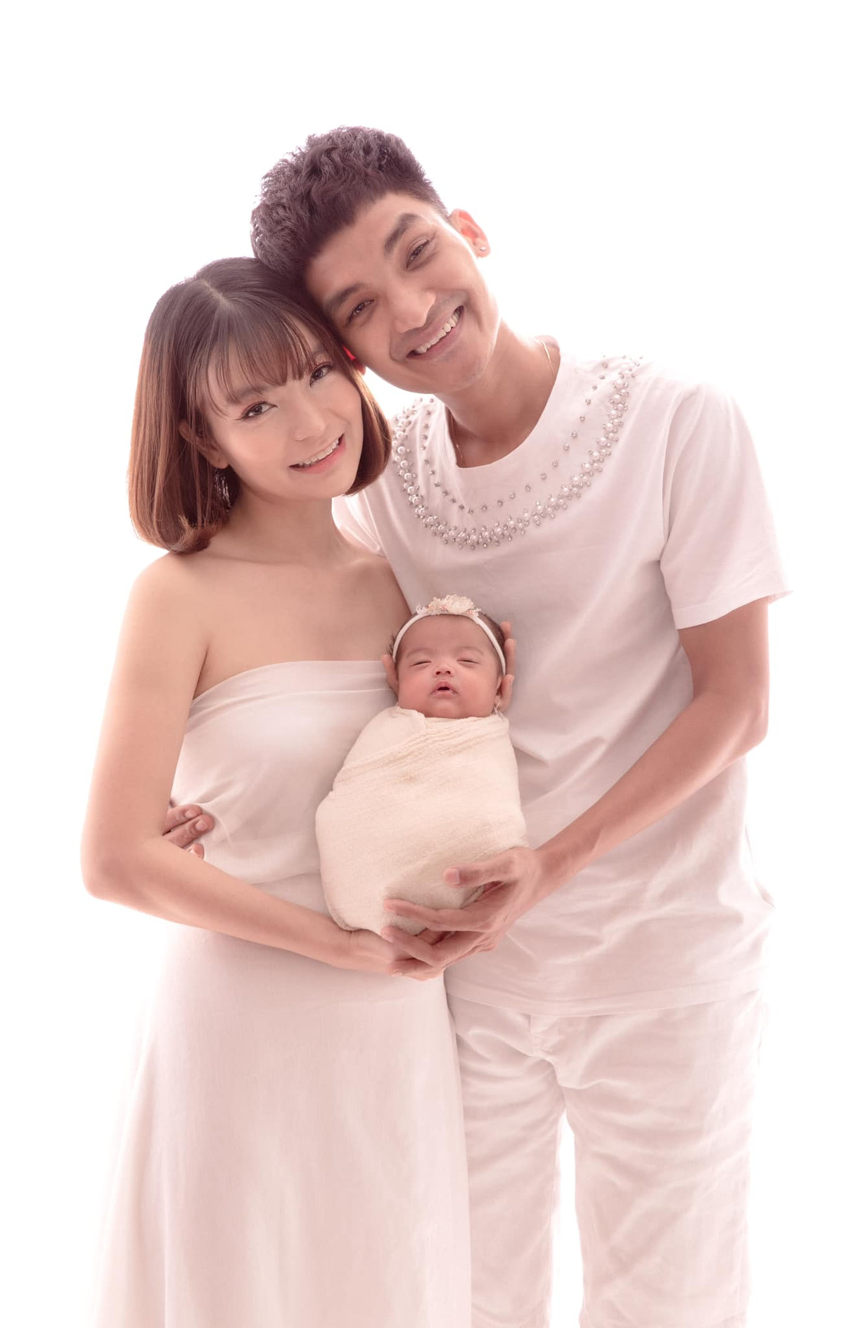 Mạc Văn Khoa từng dự định tổ chức đám cưới vào dịp Giáng sinh 2020, tuy nhiên do tình hình dịch bệnh COVID-19, kế hoạch của cặp đôi phải hoãn lại.