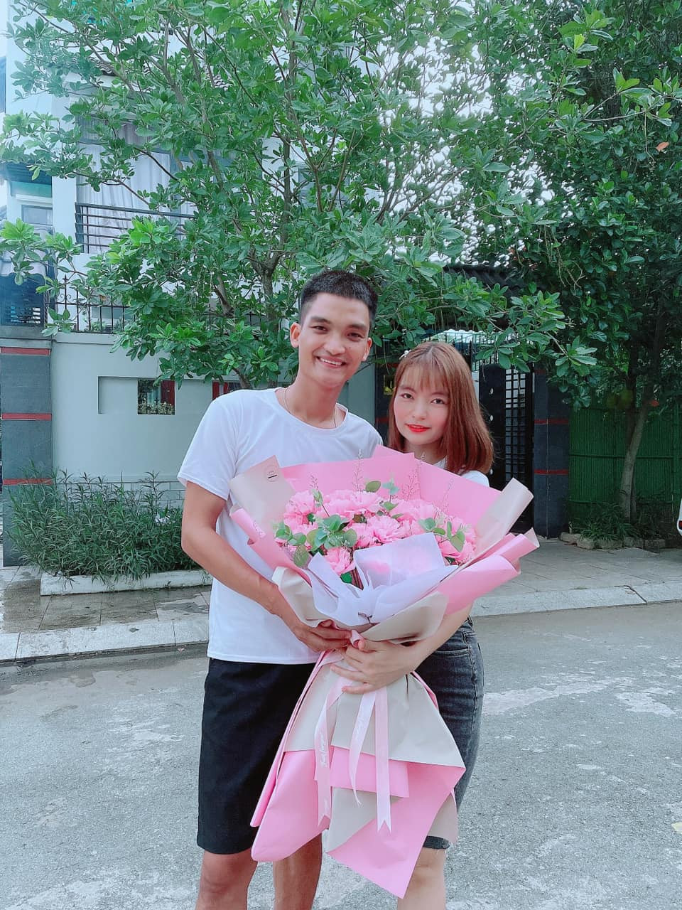 Hiện tại, sau 6 năm bên nhau, Mạc Văn Khoa và bà xã vô cùng hạnh phúc khi có tổ ấm nhỏ.