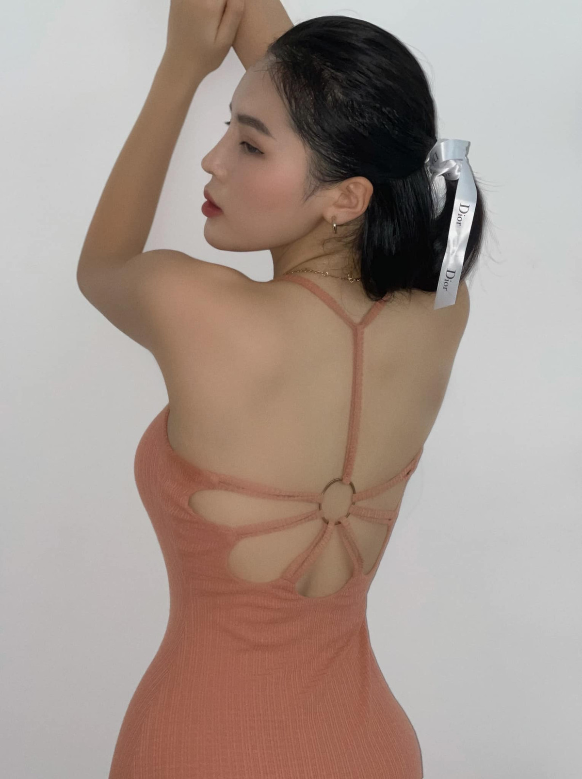 Nghi vấn đổ dồn về phía Kỳ Duyên. Nhiều tin đồn cho rằng, Kỳ Duyên sẽ ghi danh tại cuộc thi Hoa hậu Hoàn vũ Việt Nam năm nay.