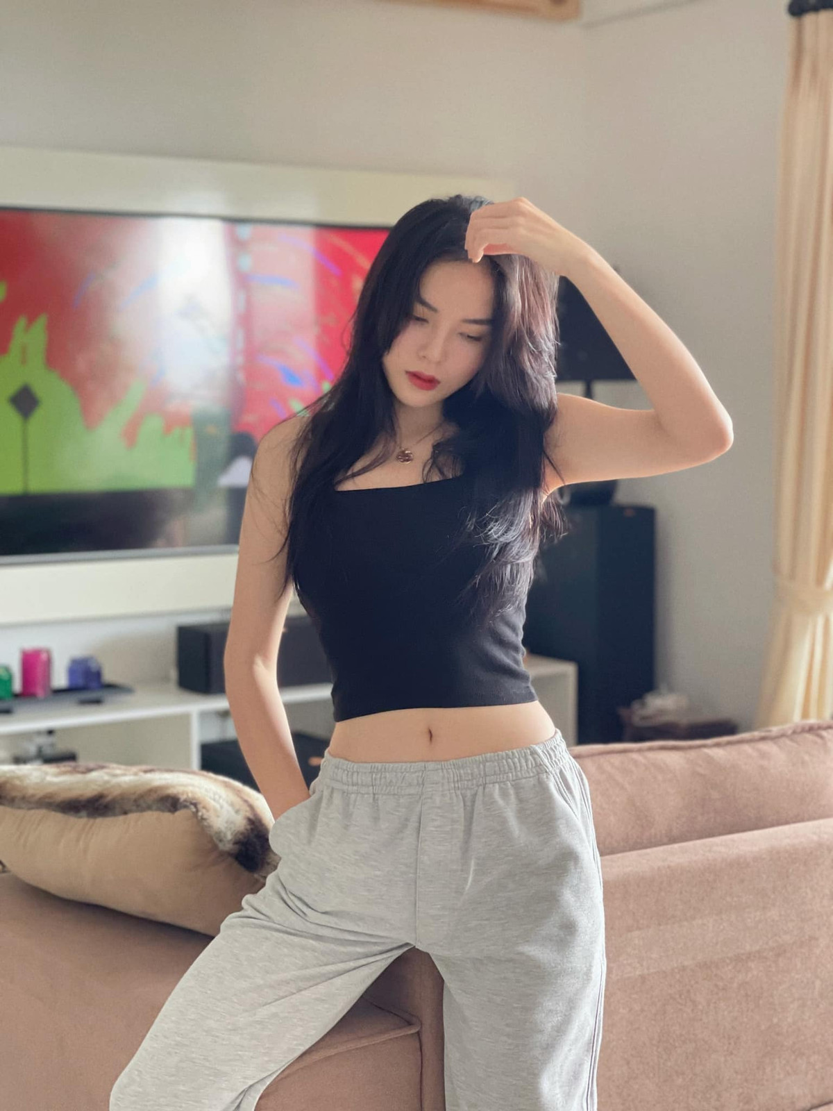 Đối diện với tin đồn, đại diện của Kỳ Duyên đã lên tiếng. Người này cho biết: "Thông tin này chúng tôi không bàn luận, đây chỉ là tin đồn tùm lum tùm la".