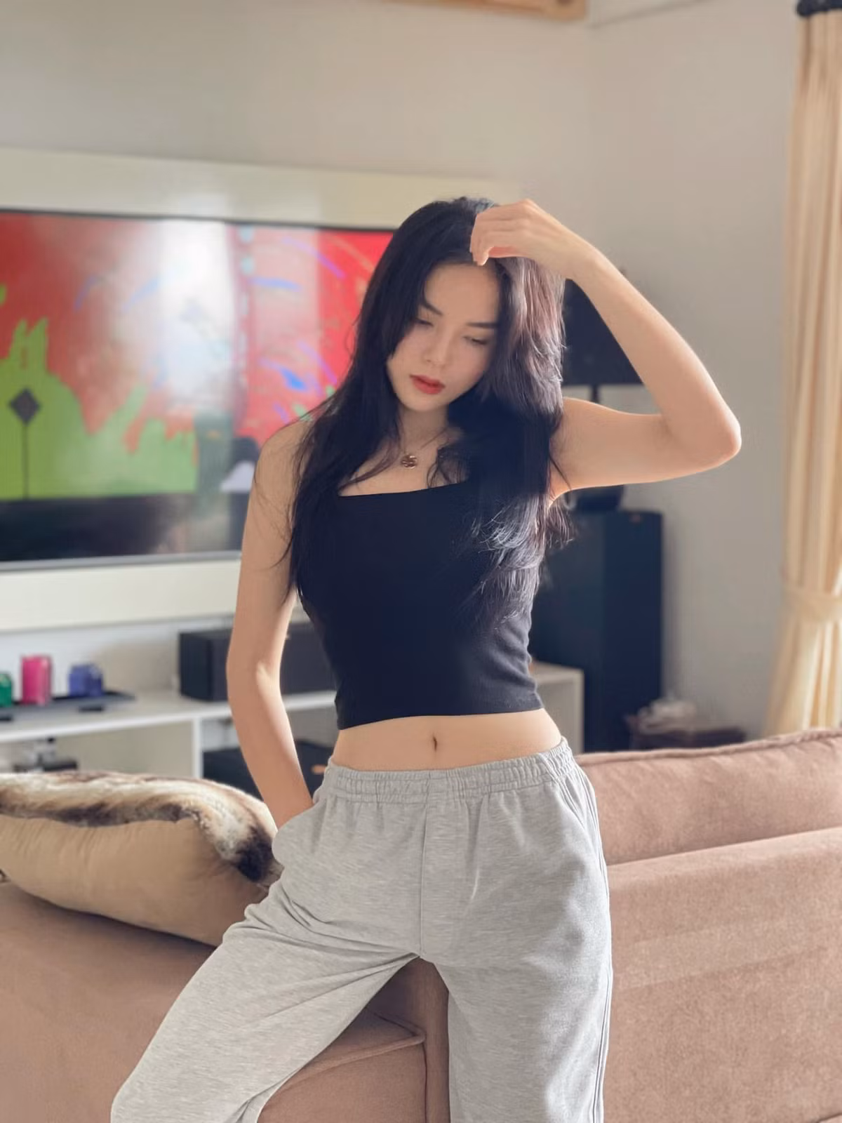 Đối diện với tin đồn, đại diện của Kỳ Duyên đã lên tiếng. Người này cho biết: "Thông tin này chúng tôi không bàn luận, đây chỉ là tin đồn tùm lum tùm la".