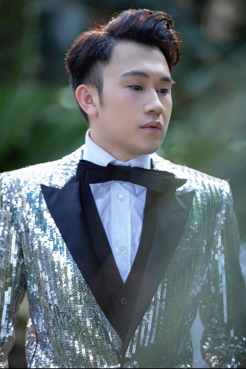 Em trai Hoai Linh tiet lo ngay cuoi doi cua bo gay xuc dong