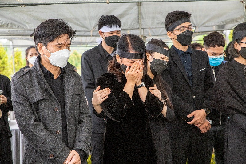 Trước khi qua đời, nhạc sĩ Phú Quang đã có hơn 50 năm cống hiến cho nghệ thuật nước nhà với gia tài đồ sộ lên tới 600 tác phẩm như: "Em ơi Hà Nội phố", "Đâu phải bởi mùa thu", "Nỗi nhớ mùa đông", "Biển nỗi nhớ và em", "Mơ về nơi xa lắm", "Im lặng đêm Hà Nội"...