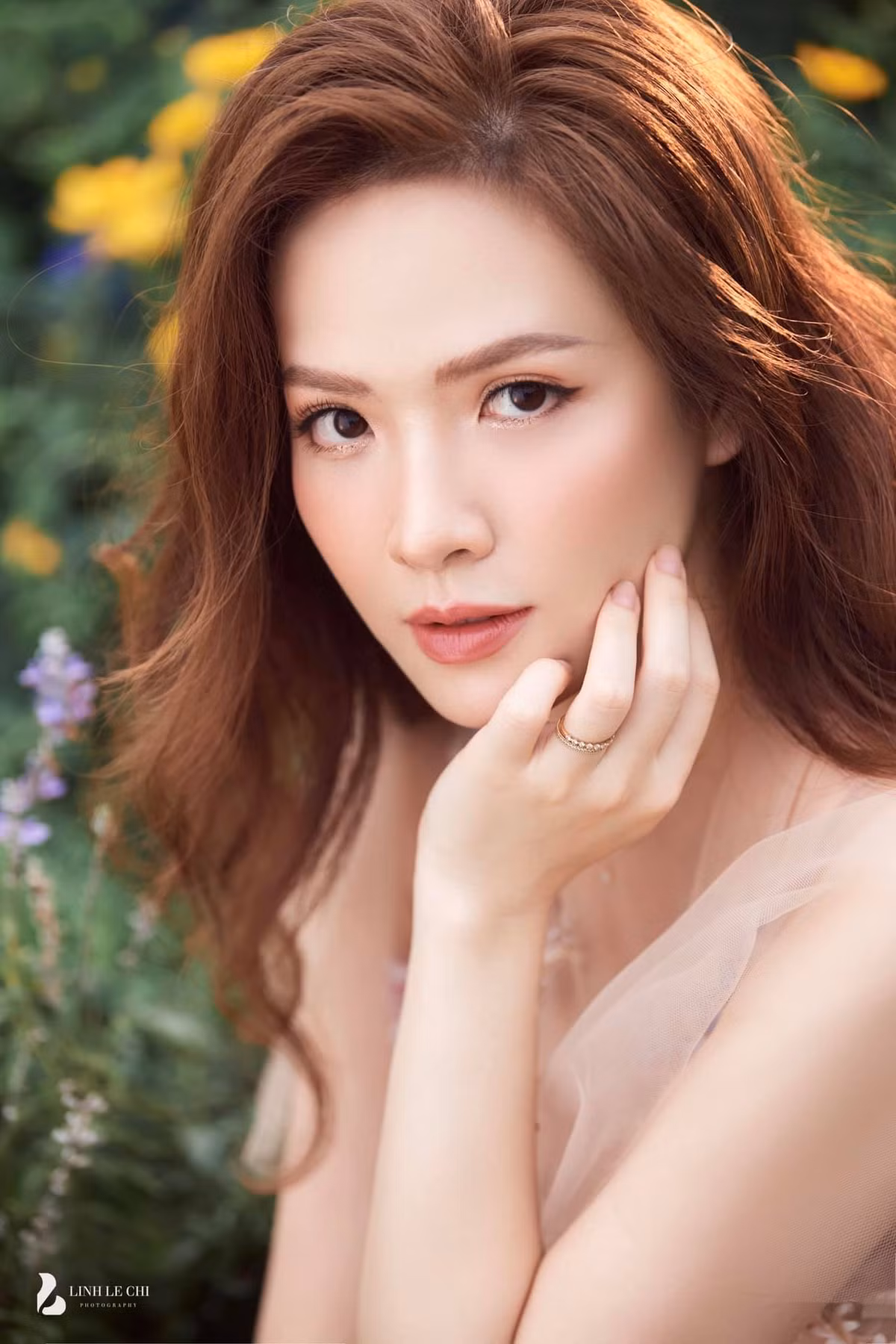 Dan Le ban chuyen danh ghen, fan khen “chuan khong can chinh“