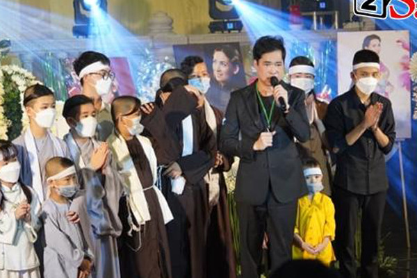 Tranh cai Ngoc Son tang con nuoi Phi Nhung 500 trieu nhung bi tu choi