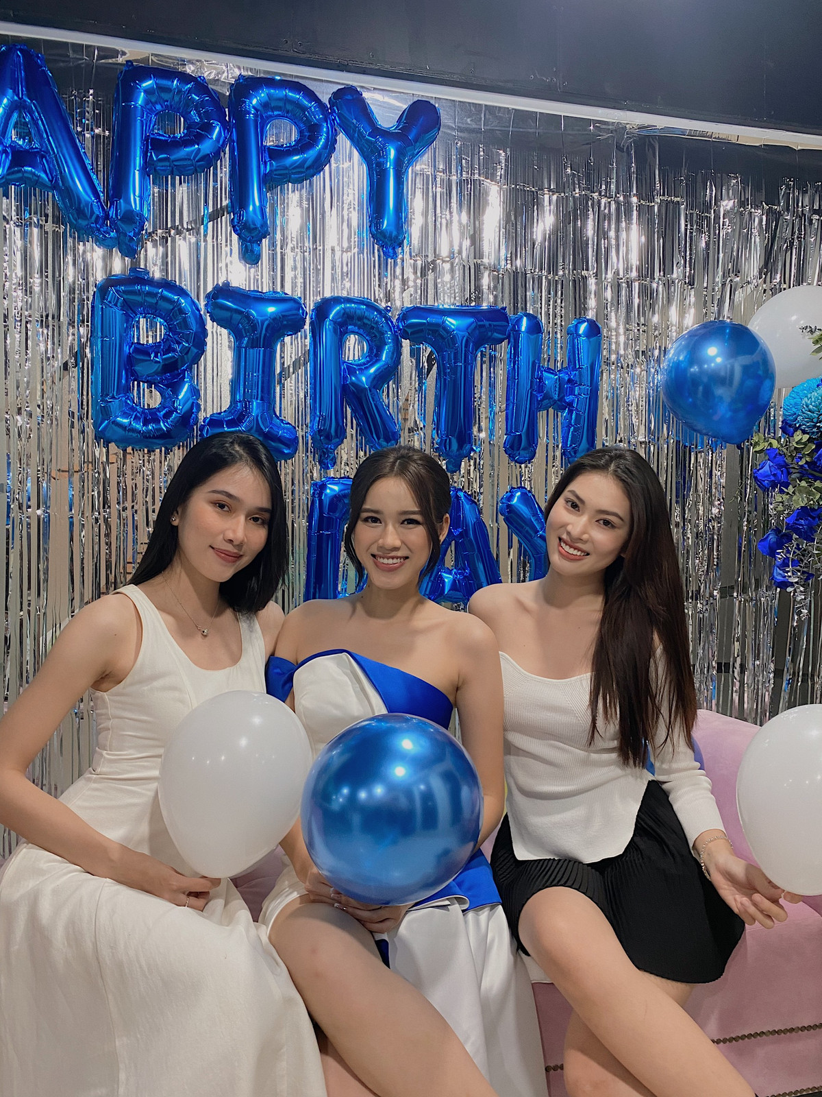 Thời gian qua, Hoa hậu Đỗ Hà chăm chỉ tập luyện catwalk, rèn luyện thể hình, tích cực trau dồi các kỹ năng cần thiết chuẩn bị cho cuộc thi Miss World 2021.