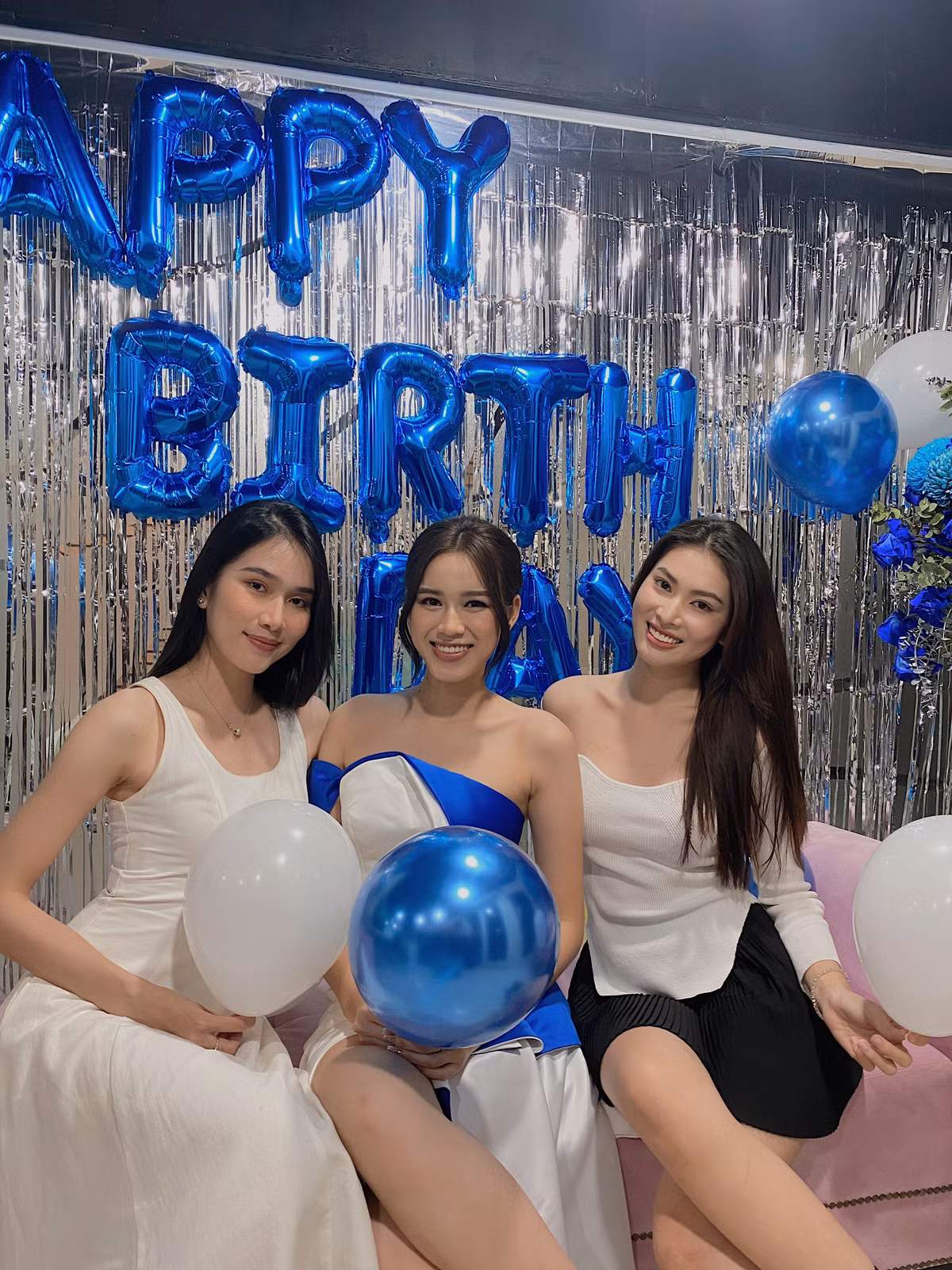 Thời gian qua, Hoa hậu Đỗ Hà chăm chỉ tập luyện catwalk, rèn luyện thể hình, tích cực trau dồi các kỹ năng cần thiết chuẩn bị cho cuộc thi Miss World 2021.