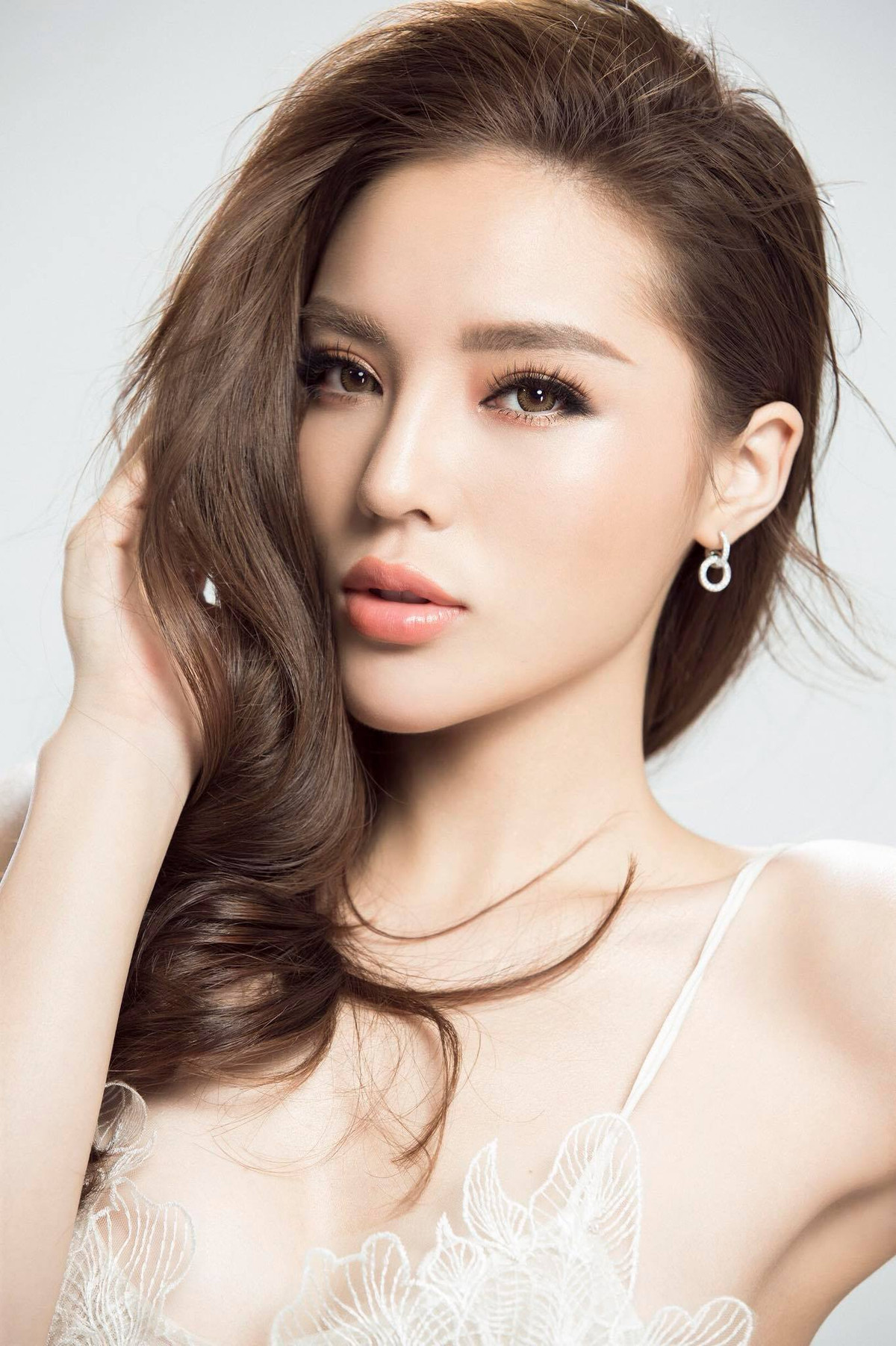 Hiện fan của Kỳ Duyên chờ đợi cô nàng lên tiếng chính thức về tin đồn.