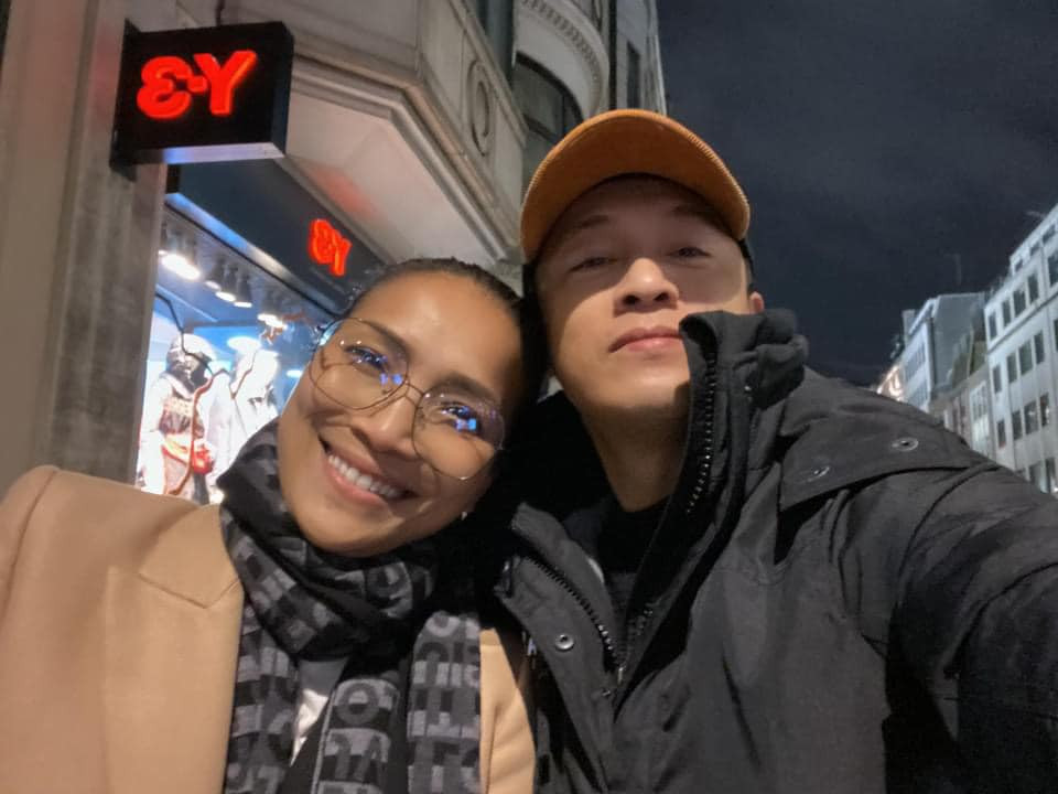 Lam Trường khoe ảnh bên ca sĩ Hồng Ngọc, không bận tâm đến tin đồn.