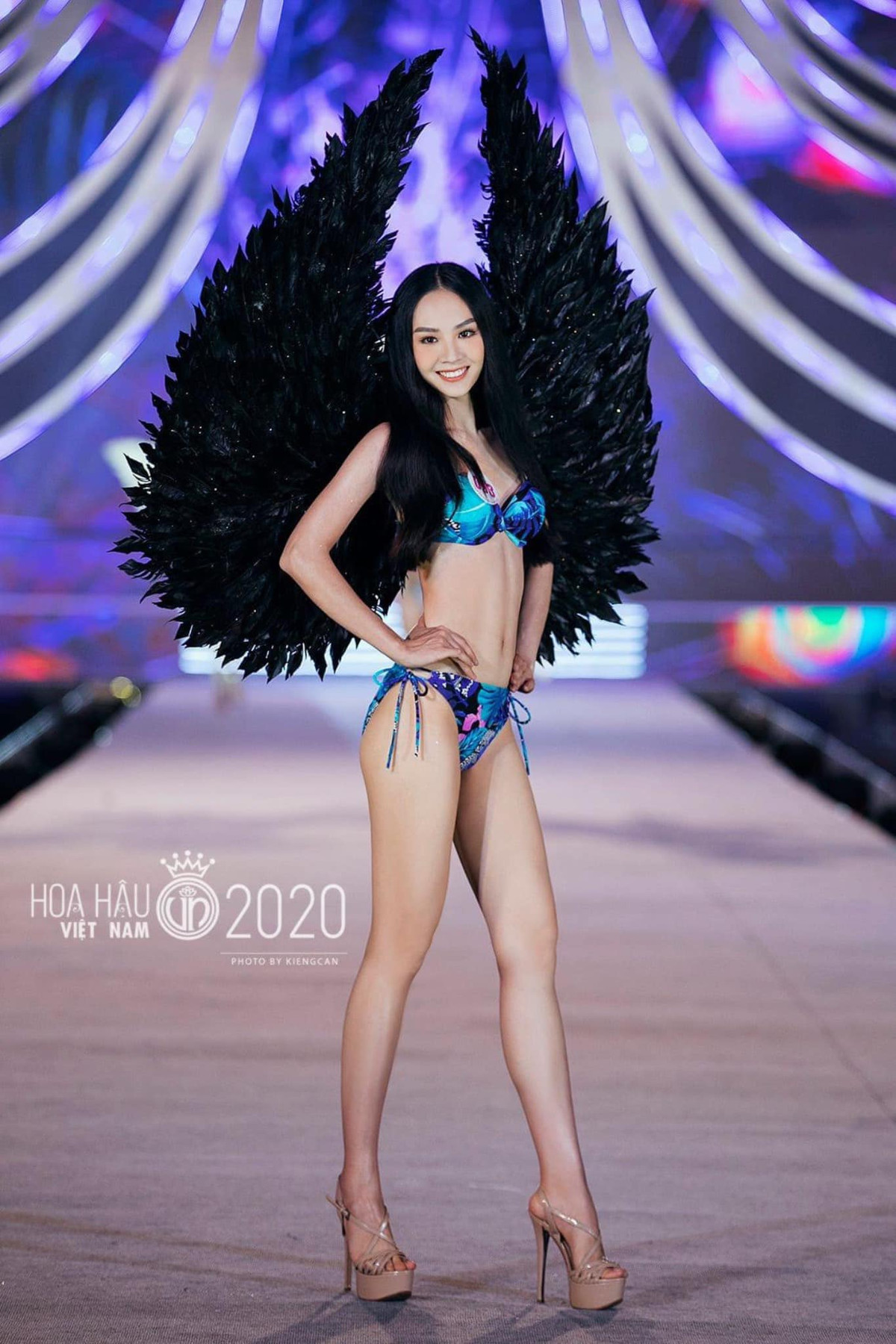 Người đẹp khoe vóc dáng nóng bỏng tại Hoa hậu Việt Nam 2020.