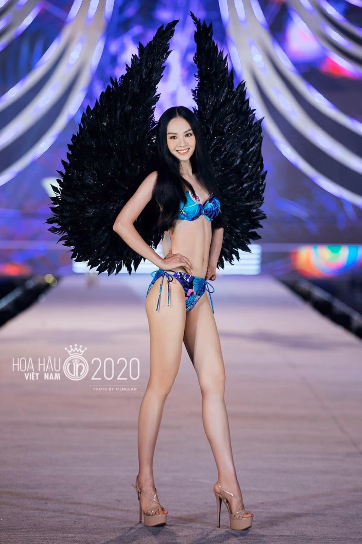 Người đẹp khoe vóc dáng nóng bỏng tại Hoa hậu Việt Nam 2020.