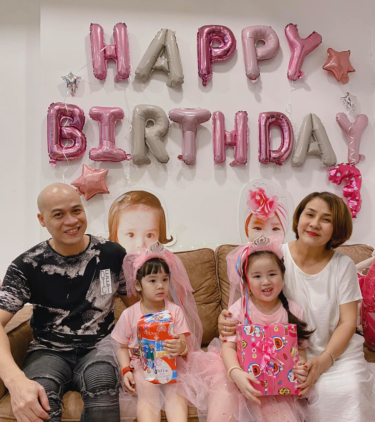 Bảo Ngọc cũng gửi lời cảm ơn đến ông bà ngoại đã yêu thương, bao bọc 3 mẹ con cô.