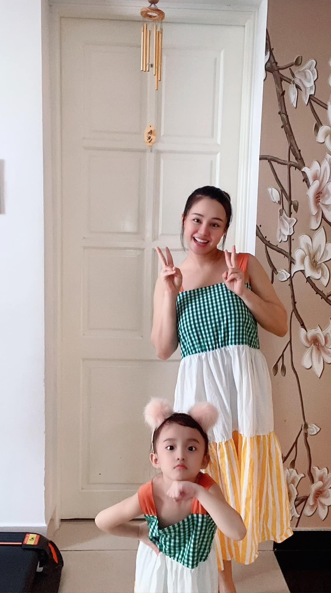 Vy Oanh còn nhắn cực gắt đến nữ đại gia: "Không làm gì được tôi đâu, đừng cố mỏi mồm".