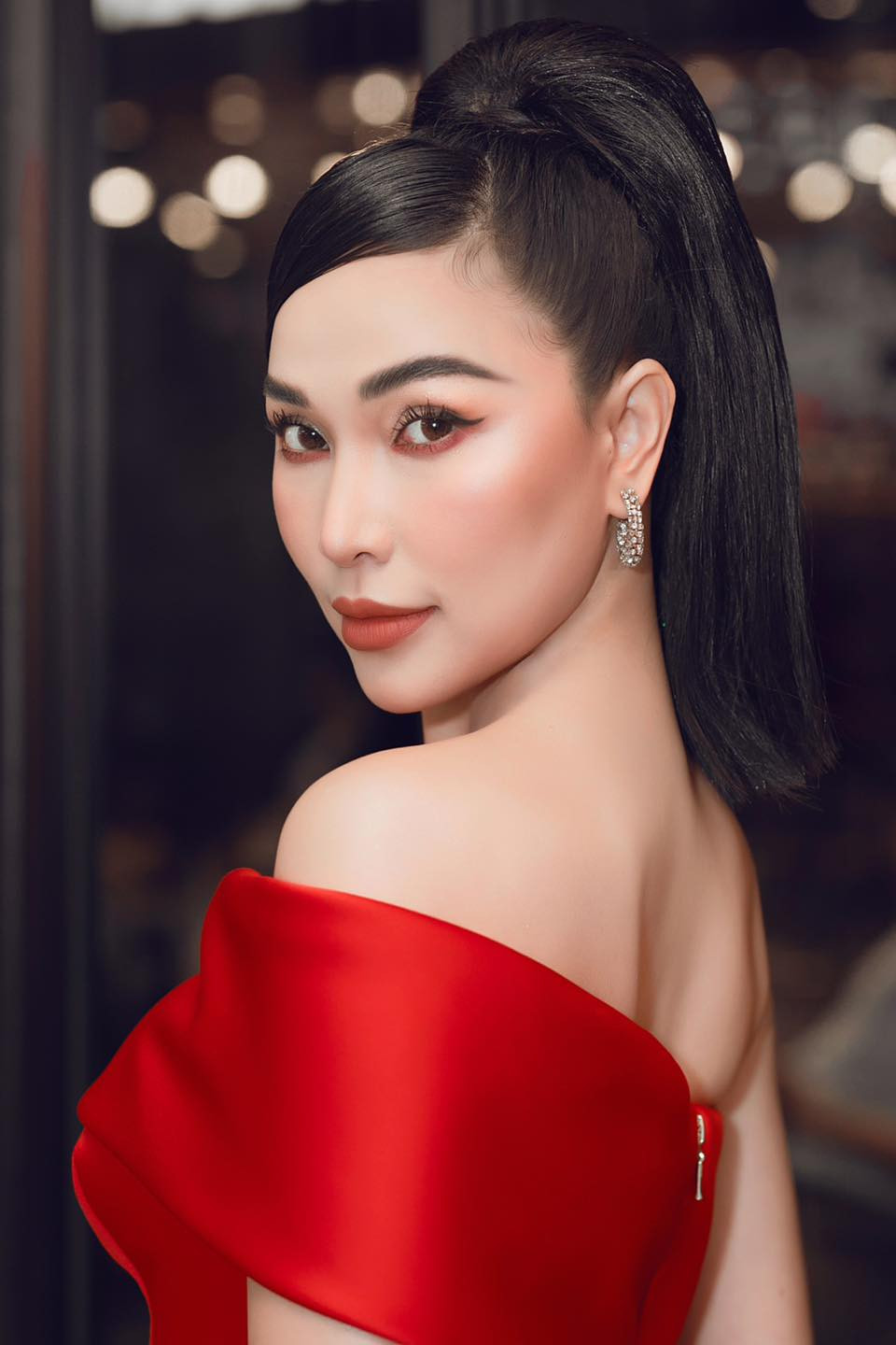 Dính nghi vấn tình cảm với Doãn Tuấn, Quỳnh Thư lên tiếng phủ nhận. Cô cho biết mối quan hệ của cả hai chỉ dừng lại ở mức bạn bè thân thiết lâu năm.