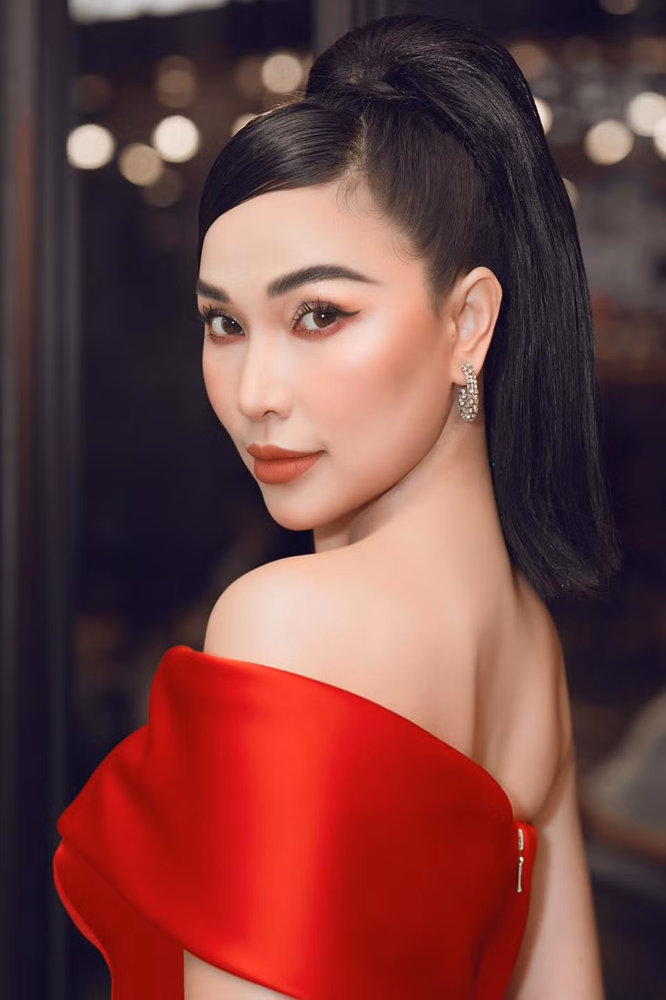 Dính nghi vấn tình cảm với Doãn Tuấn, Quỳnh Thư lên tiếng phủ nhận. Cô cho biết mối quan hệ của cả hai chỉ dừng lại ở mức bạn bè thân thiết lâu năm.