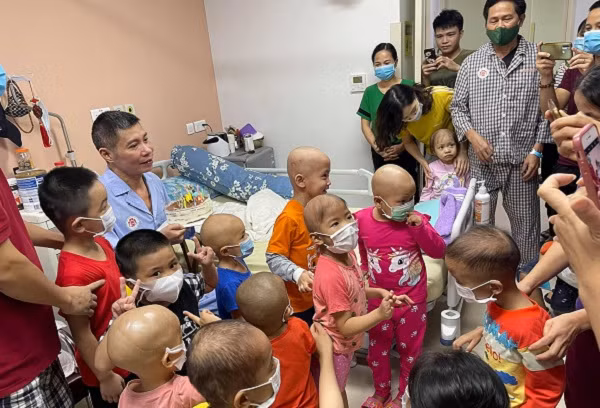 NSND Cong Ly lan dau len tieng sau thoi gian nhap vien