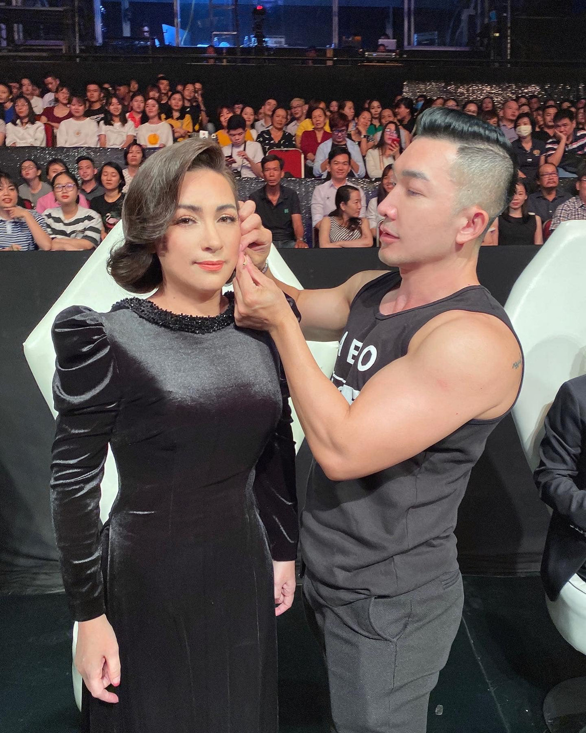 Trên trang cá nhân, Nhật Bình lưu giữ rất nhiều hình ảnh của nữ ca sĩ.