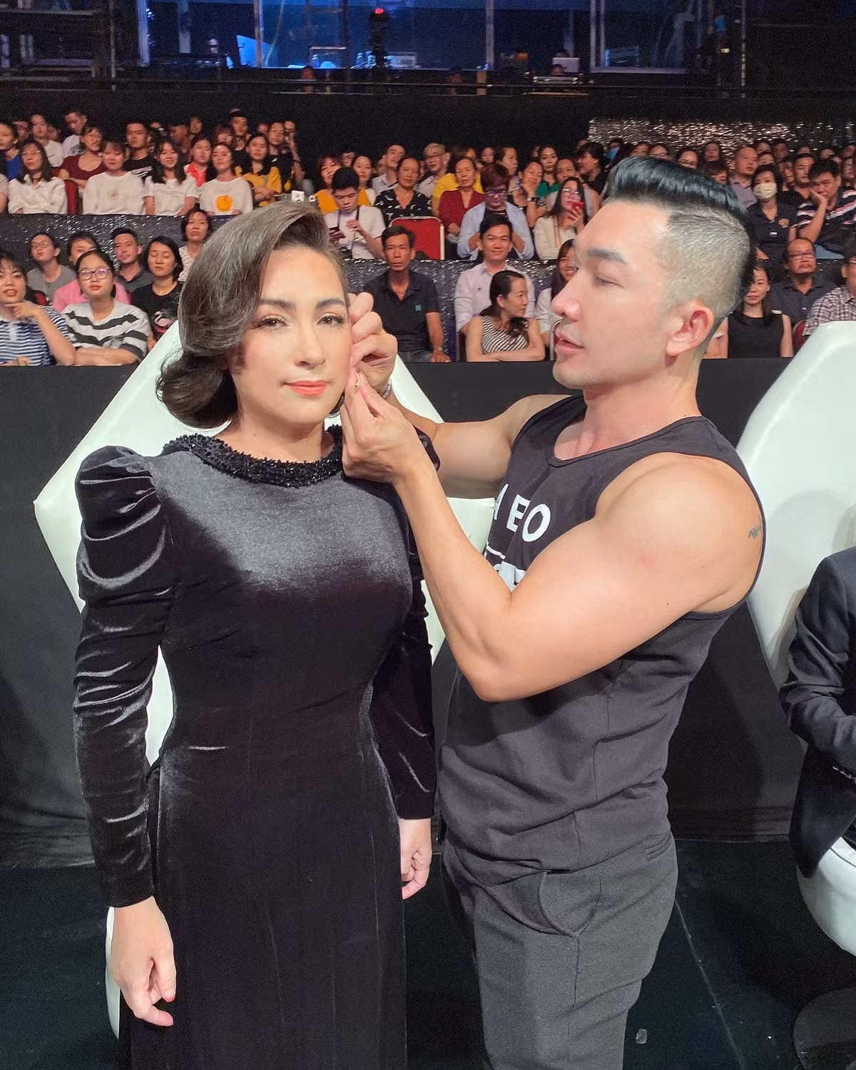 Trên trang cá nhân, Nhật Bình lưu giữ rất nhiều hình ảnh của nữ ca sĩ.