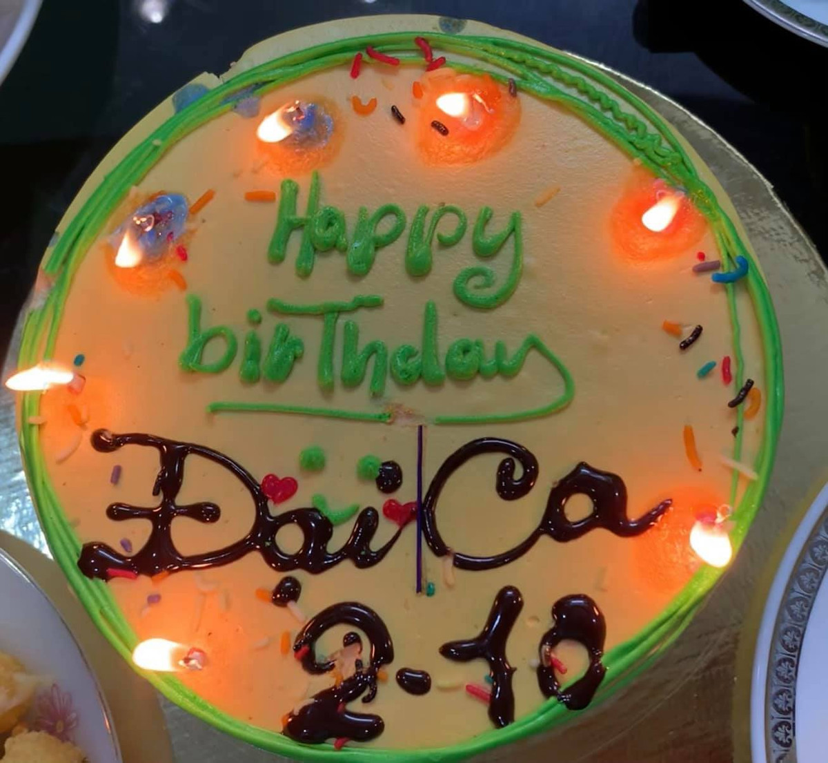 Đàm Vĩnh Hưng sinh ngày 2/10/1971. Mỗi dịp sinh nhật, nam ca sĩ đều tổ chức vô cùng hoành tráng.